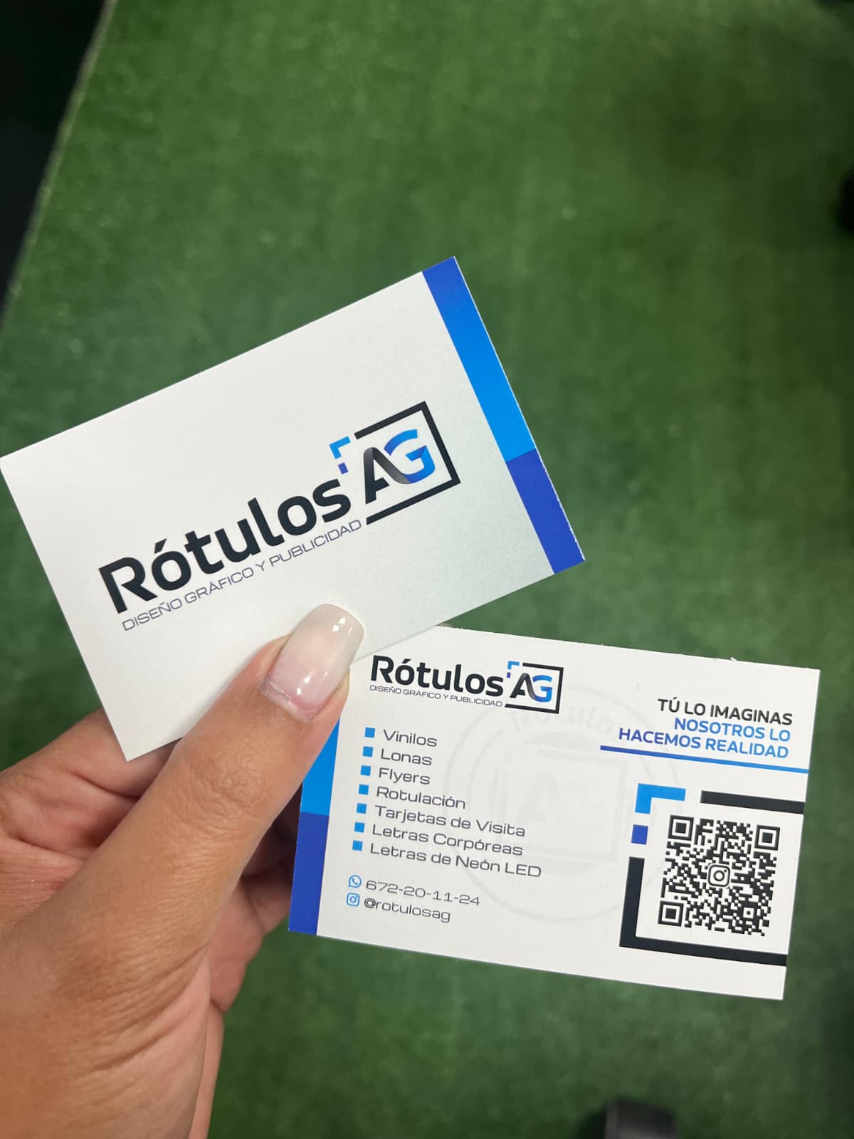 Tarjetas de visita Rótulos AG con diseño corporativo