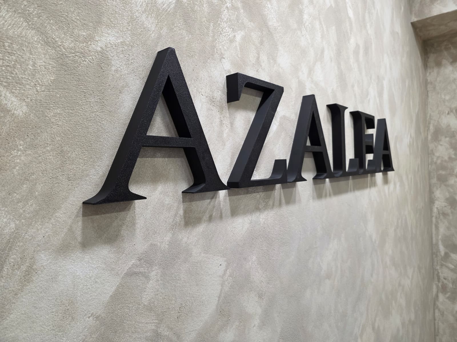 Letras corpóreas 3D negras para Azalea
