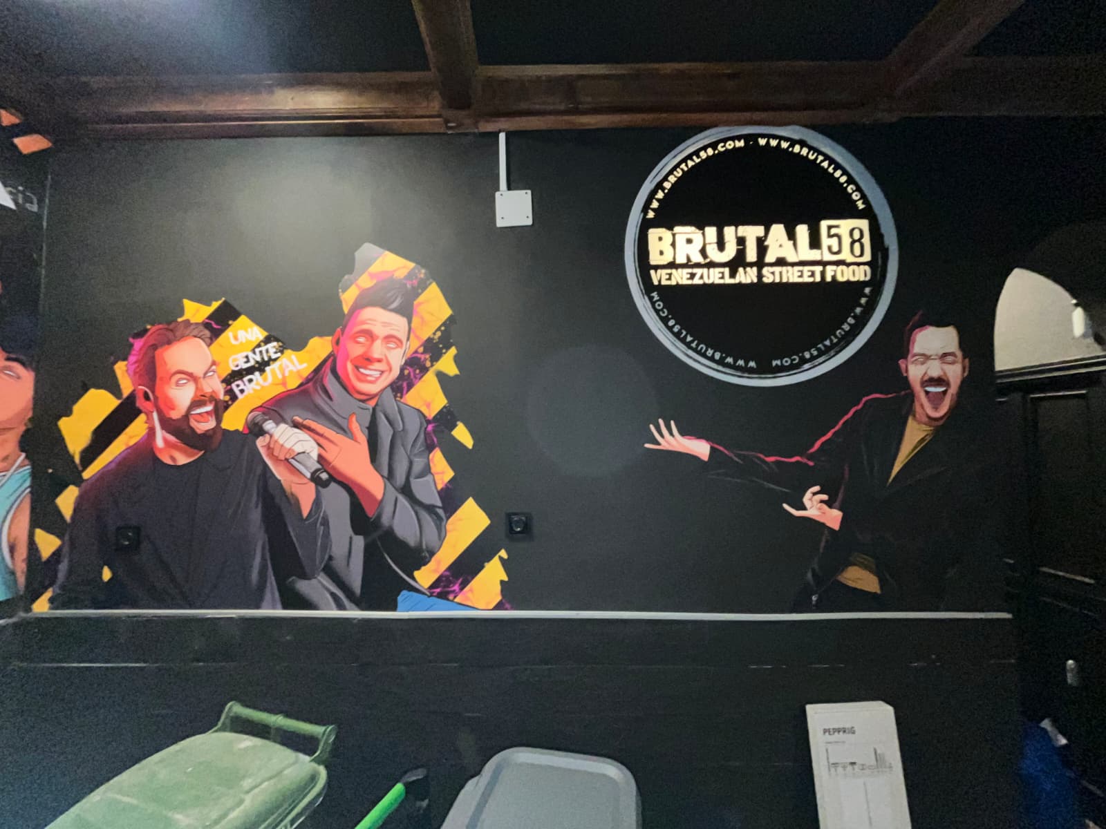 Mural personalizado para Brutal 58 Venezuelan Street Food