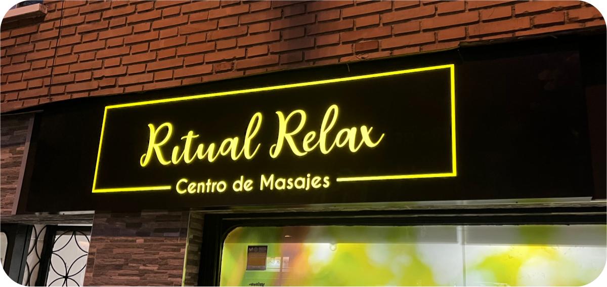 Rótulo luminoso retroiluminado Ritual Relax Centro de Masajes
