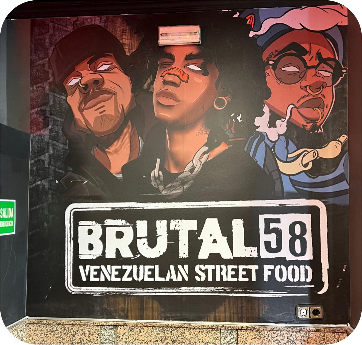 Mural interior Brutal 58 Venezuelan Street Food con personajes graffiti